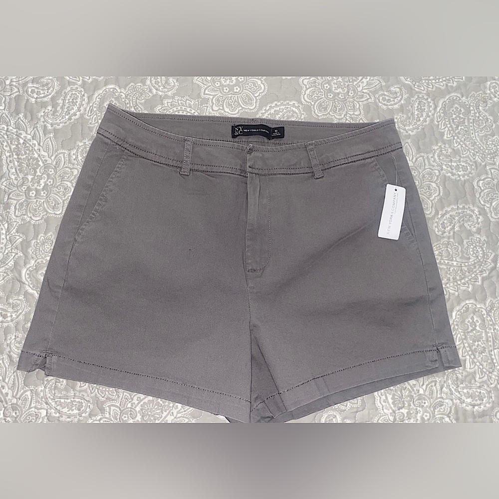 NWT New York & Company Hampton Short